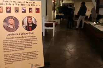 Coquetel abre oficialmente nova exposição da Galeria de Artes Maria Helena Dreschler de Oliveira