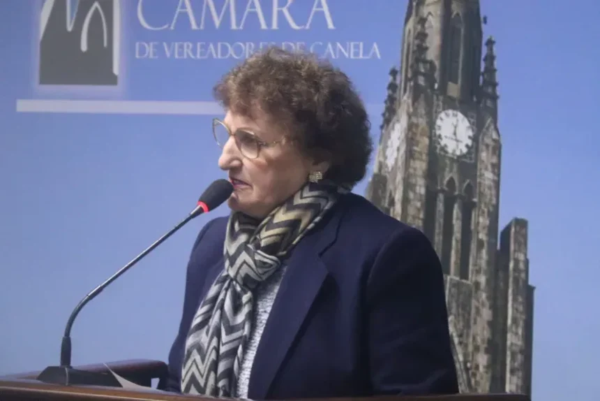 Vereadora Carmen Seibt faz pedido para limpeza com urgência no Parque do Lago