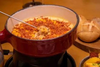 Fondue Bacon Hits com Cheddar no Chalezinho Gramado