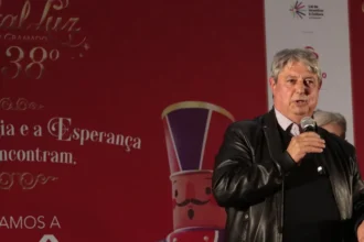 Prefeito Nestor Tissot confere novidades da 38ª edição do Natal Luz