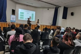 Planne realiza palestra para alunos da escola Santos Dumont