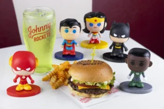 Liga da Justiça chega no Rio Grande do Sul com linha exclusiva de bonecos colecionáveis do Johnny Rockets