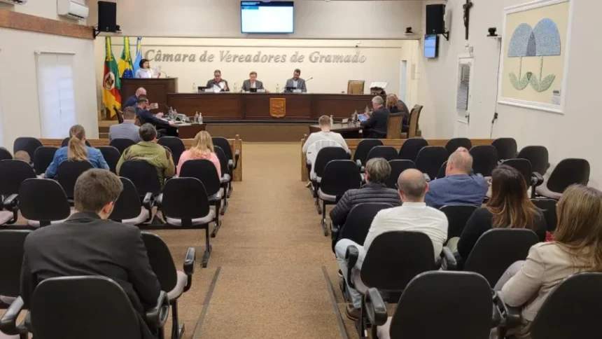 Aprovado projeto que altera lei que estabelece normas para exploração do serviço de táxi