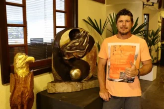 Galeria de Artes da Câmara recebe esculturas de Diego Tician