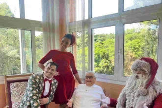Gatzz Dinner Show faz ação social e leva magia do Natal para Oásis Santa Ângela